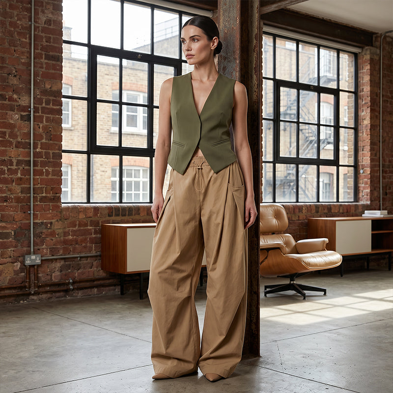 👖 50 % RABATT NU! 🏆 Voluminösa, veckade byxor i lanternstil – luftiga, eleganta och med vida ben – perfekta för en chic sommarlook eller ett formellt tillfälle ✨