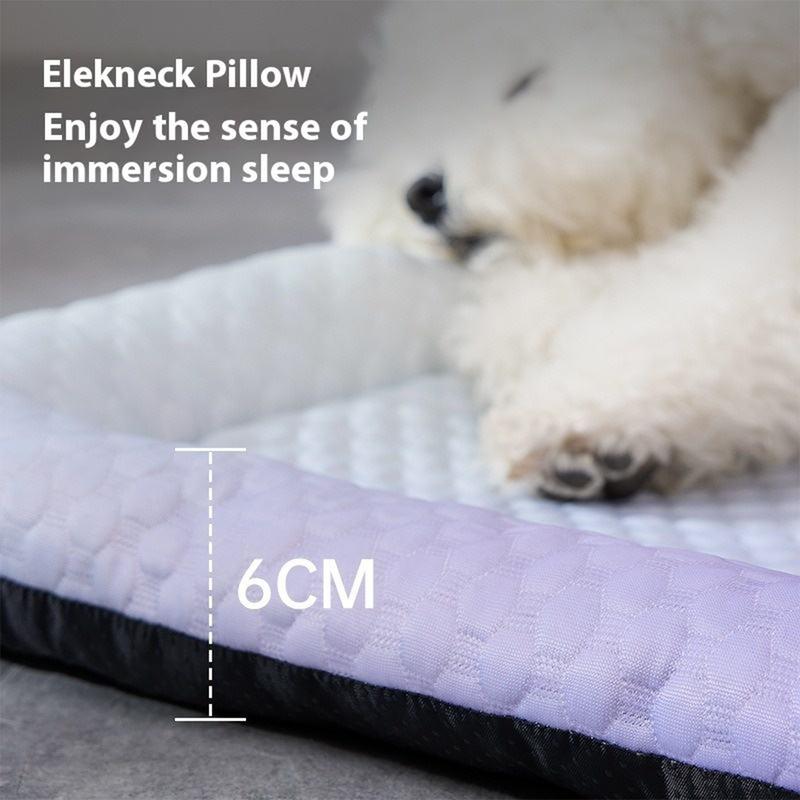 🐶🧊 50 % RABATT! Sluta se ditt flämtande husdjur ligga på det heta golvet! Det här är ingen vanlig matta, utan en personlig luftkonditionering för pälsen. Sidenet absorberar värmen och förblir iskallt i timmar!