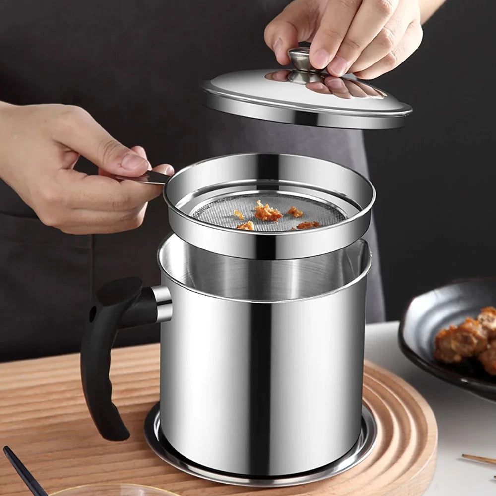🍳 50% RABATT NU! 🔥 Oljekanna i Rostfritt Stål 304 – Hållbar & Läcksäker – Perfekt för Förvaring av Matolja – Inbyggt Filter & Dammtätt Lock ✨