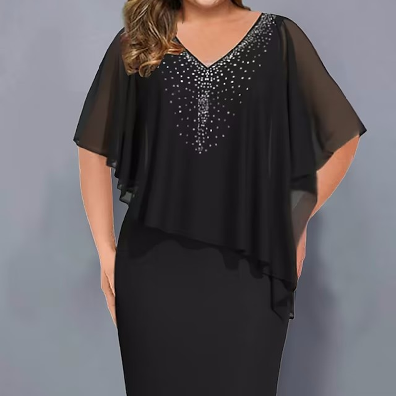 👗✨ Figurnära midiklänning med strass och cape