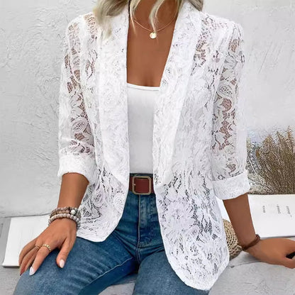 🌸🧥 Blommig spetsjacka med urholkad design