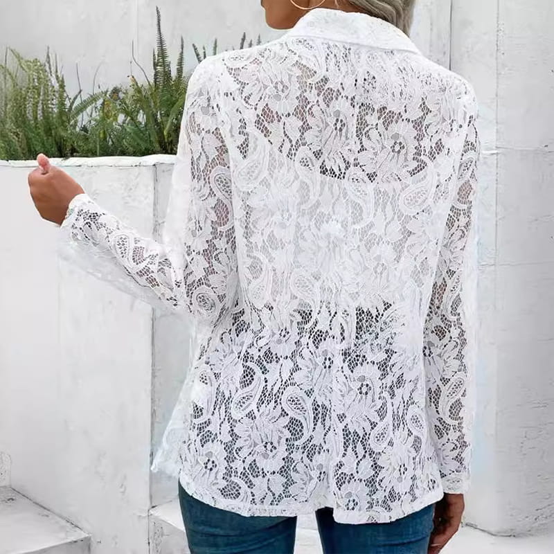 🌸🧥 Blommig spetsjacka med urholkad design