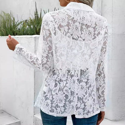 🌸🧥 Blommig spetsjacka med urholkad design