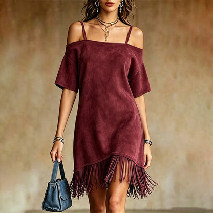 👗🌸 Romantisk off-shoulder-klänning med flödande fransar
