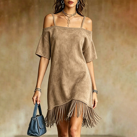 👗🌸 Romantisk off-shoulder-klänning med flödande fransar