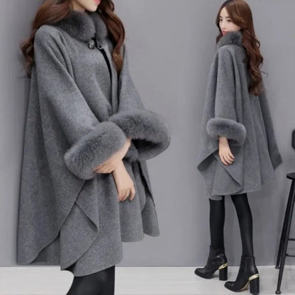 [El mejor regalo para ella]🔥🔥 Elegante abrigo poncho suelto con cuello de piel sintética de color sólido🌷🌷